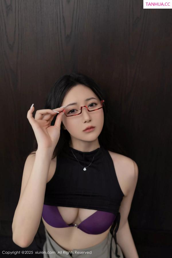 鱼子酱fish  [XiuRen]高清写真图 2025.04.30 No.10231 鱼子酱Fish 印尼旅拍第34张图片